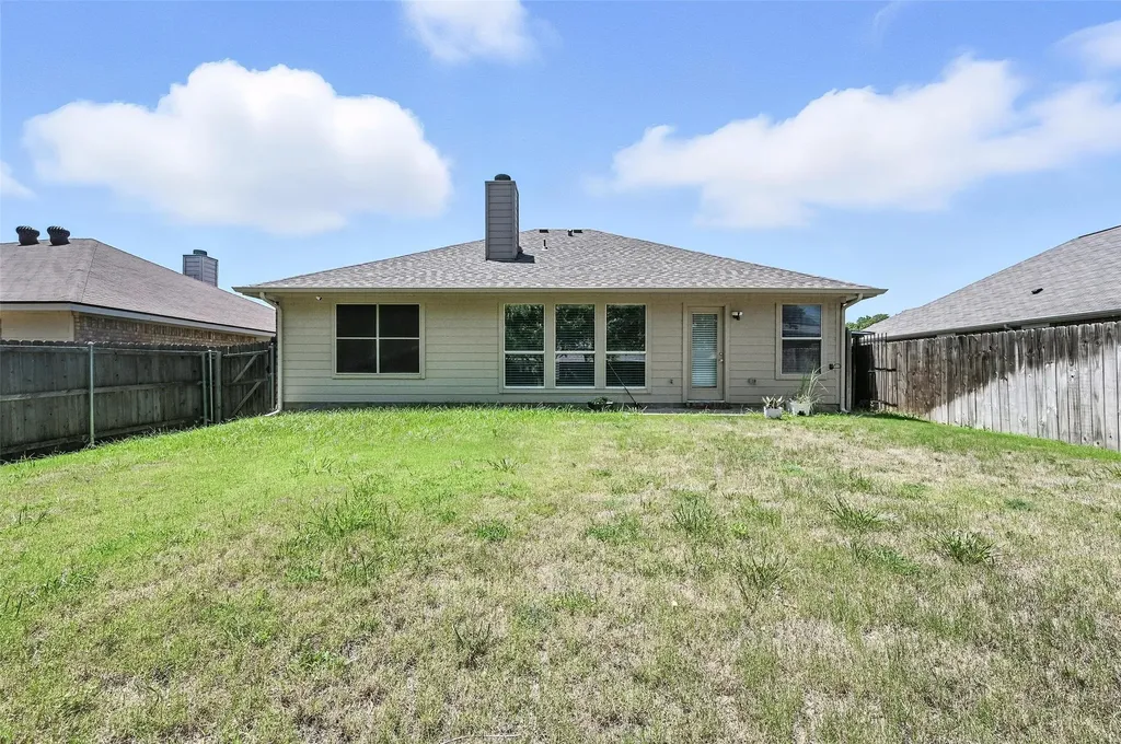 517 Lowery Oaks Trail Fort Worth TX 76120