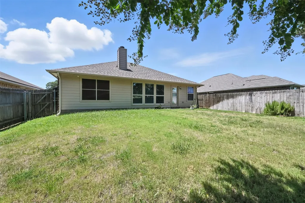 517 Lowery Oaks Trail Fort Worth TX 76120
