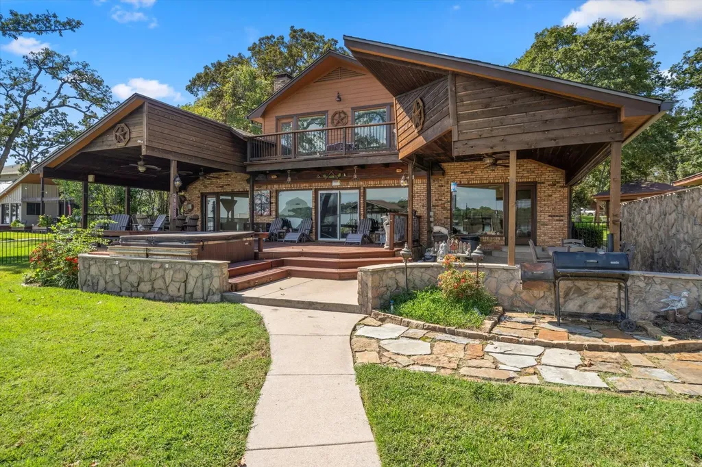 169 Deer Island Road Mabank TX 75156