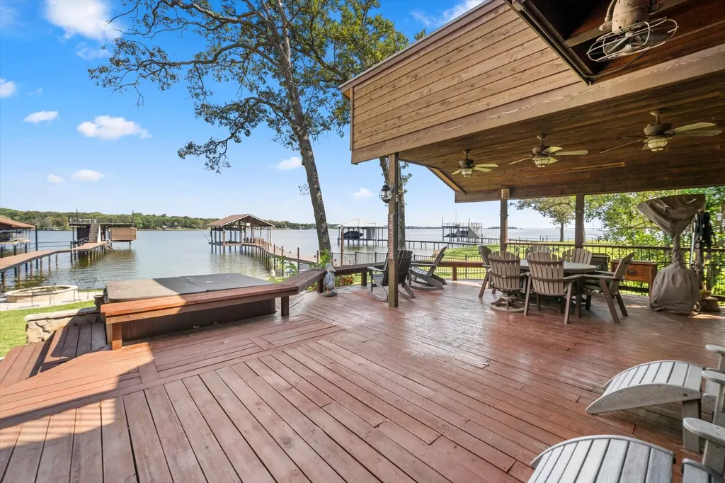 169 Deer Island Road Mabank TX 75156