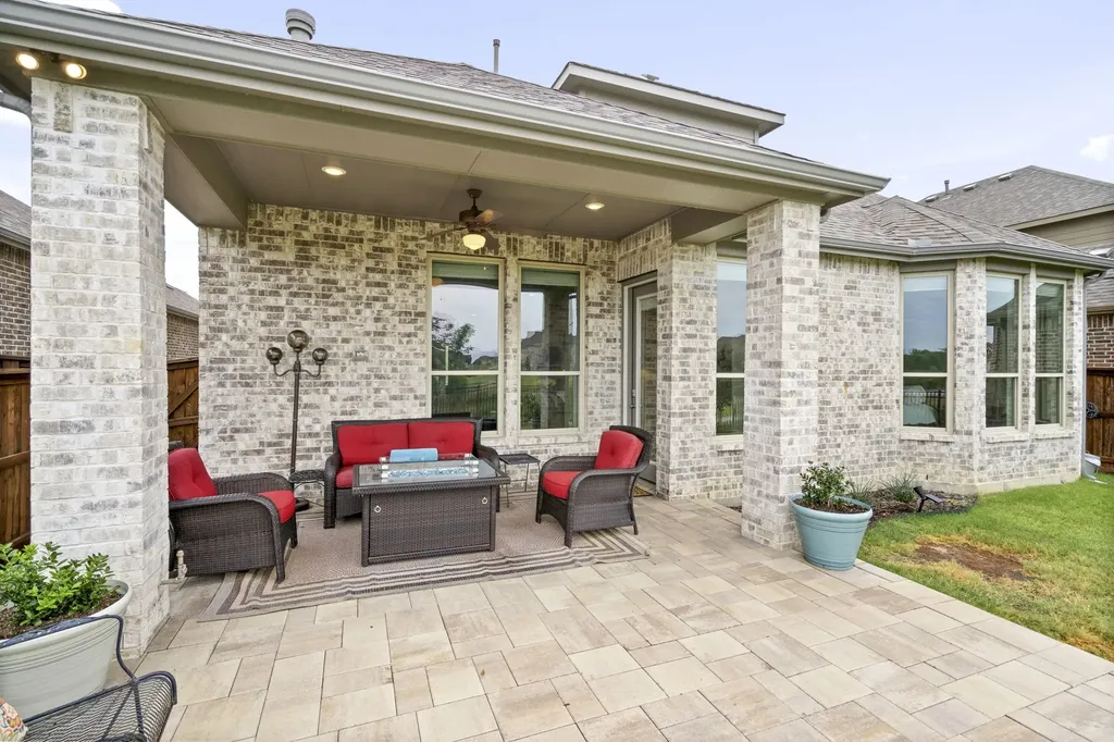 762 Corner Post Path Celina TX 75009
