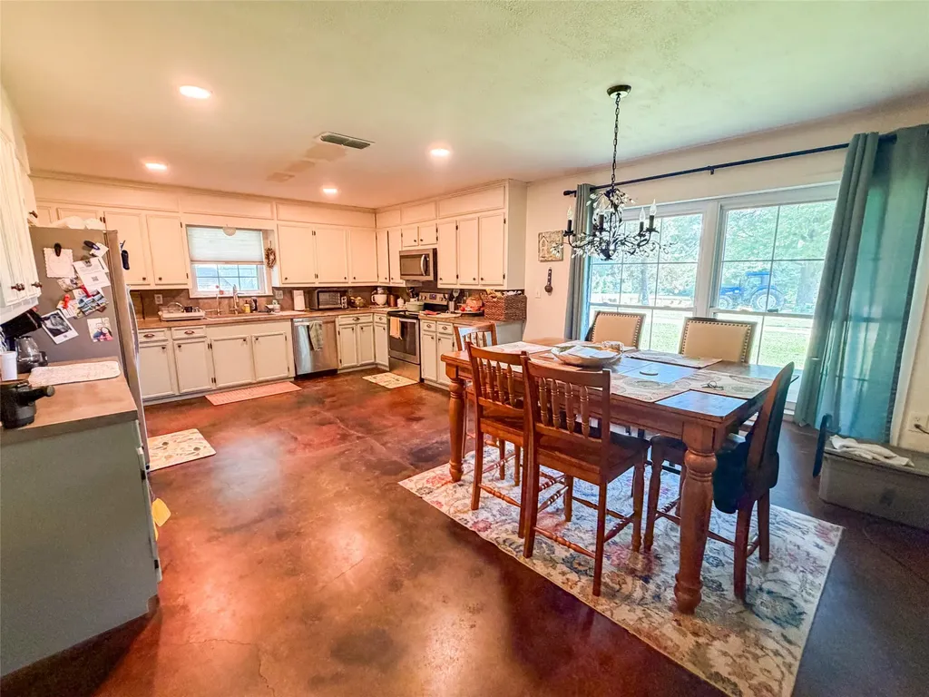 9822 Nasturtium Road Ore City TX 75683