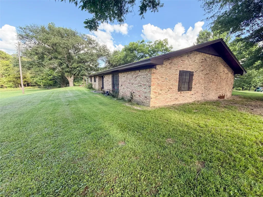 9822 Nasturtium Road Ore City TX 75683