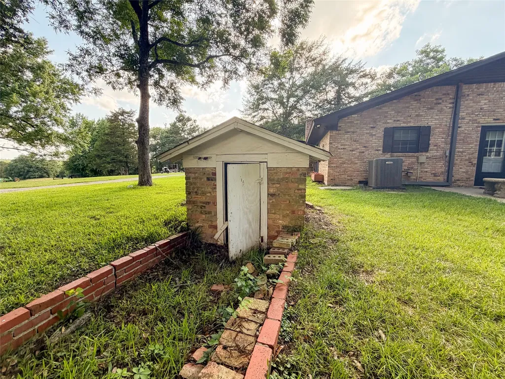 9822 Nasturtium Road Ore City TX 75683