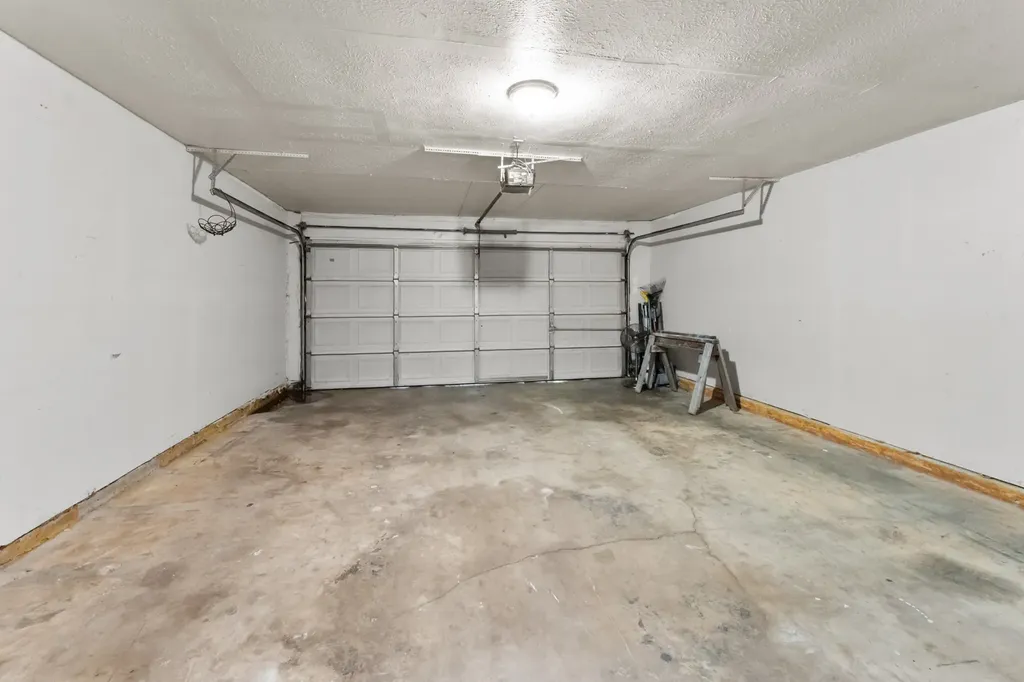 4222 Foliage Drive Garland TX 75043