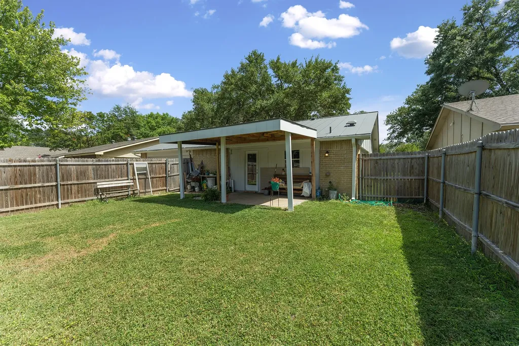 4222 Foliage Drive Garland TX 75043