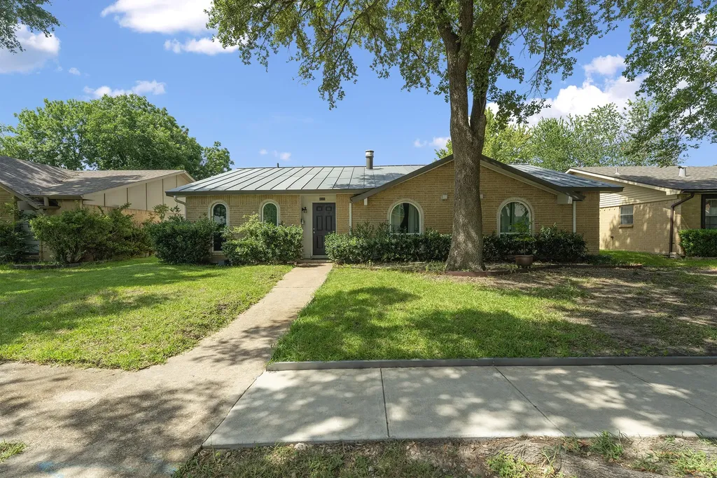 4222 Foliage Drive Garland TX 75043