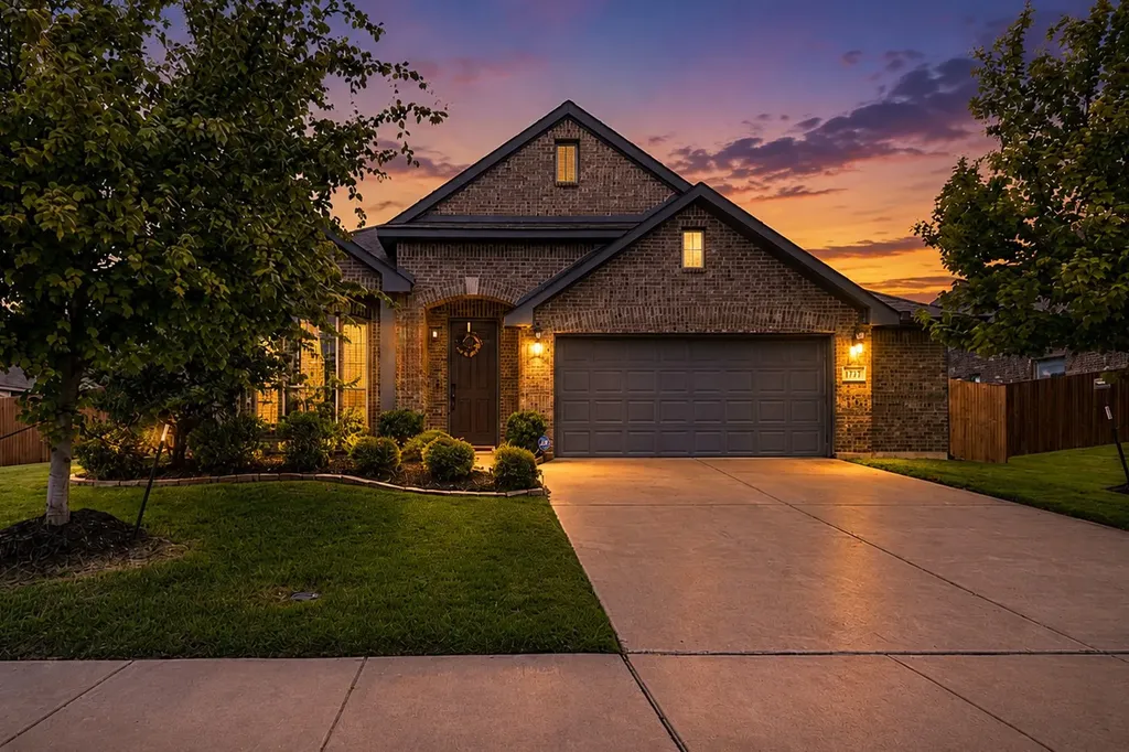 1721 Maplewood Drive Glenn Heights TX 75154
