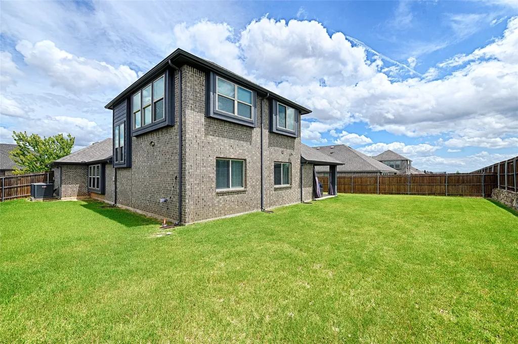 1721 Maplewood Drive Glenn Heights TX 75154