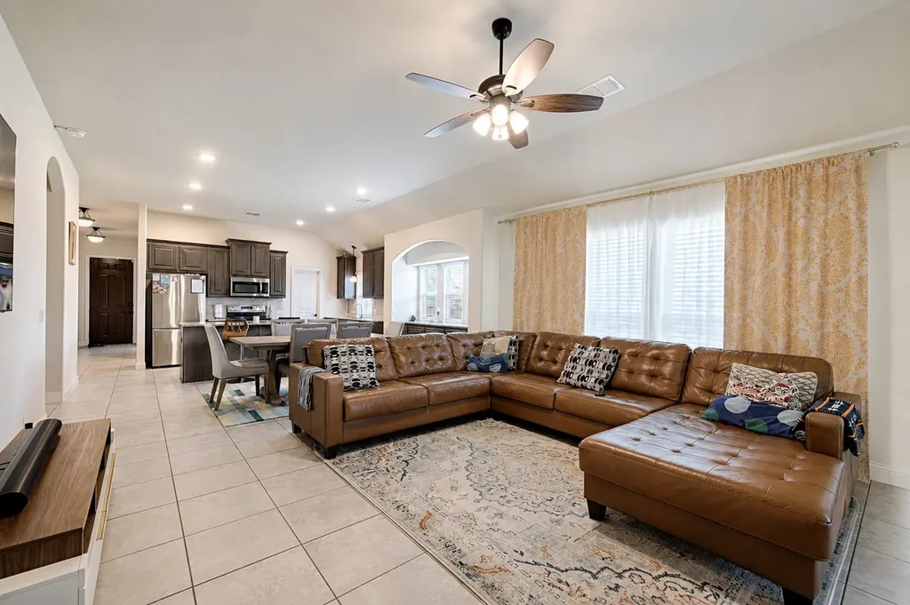 1721 Maplewood Drive Glenn Heights TX 75154