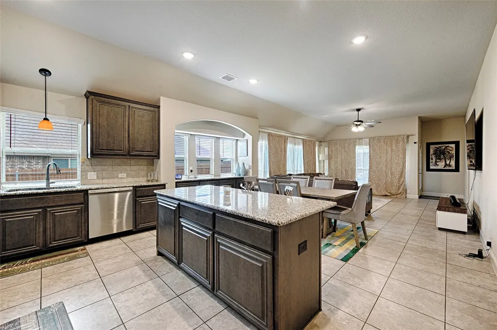 1721 Maplewood Drive Glenn Heights TX 75154