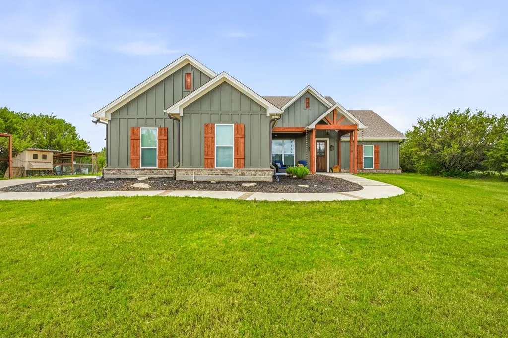 3265 Beacon Lake Drive Bluff Dale TX 76433