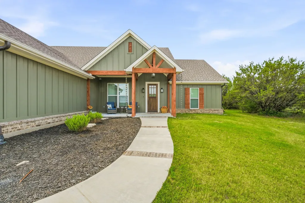 3265 Beacon Lake Drive Bluff Dale TX 76433
