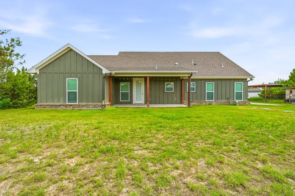 3265 Beacon Lake Drive Bluff Dale TX 76433