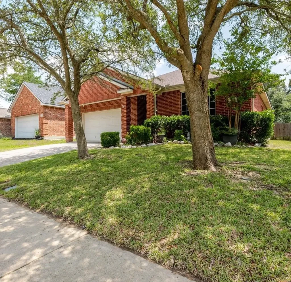 7234 Summit Parc Drive Dallas TX 75249