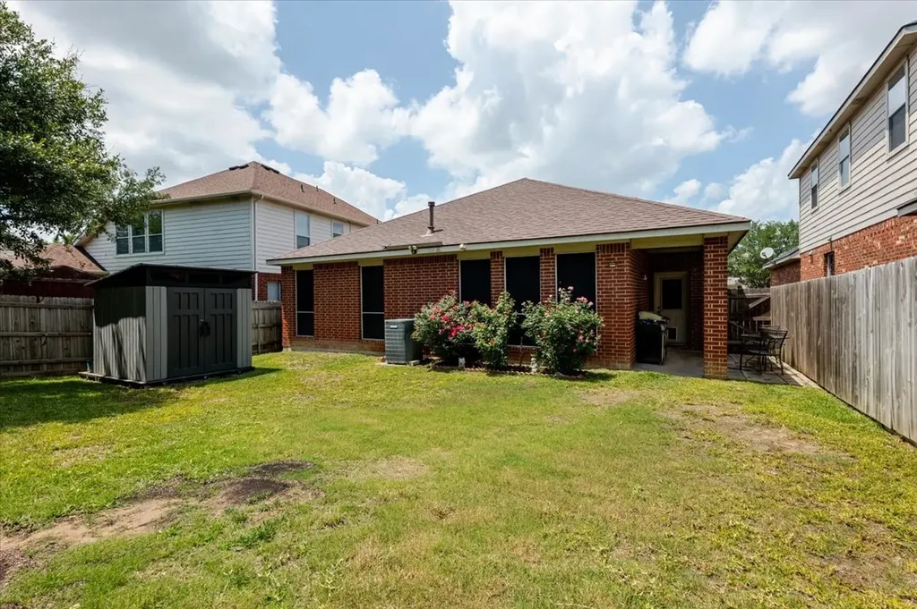 7234 Summit Parc Drive Dallas TX 75249