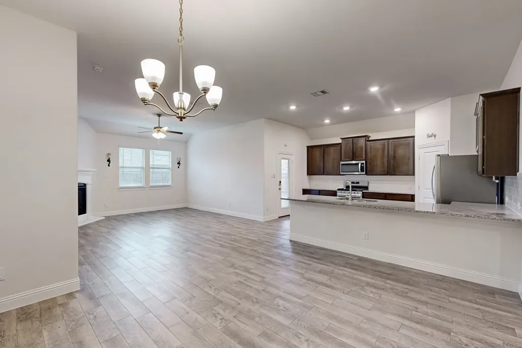 10925 Klondike Lane Aubrey TX 76227