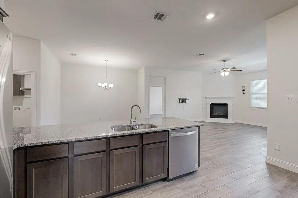 10925 Klondike Lane Aubrey TX 76227