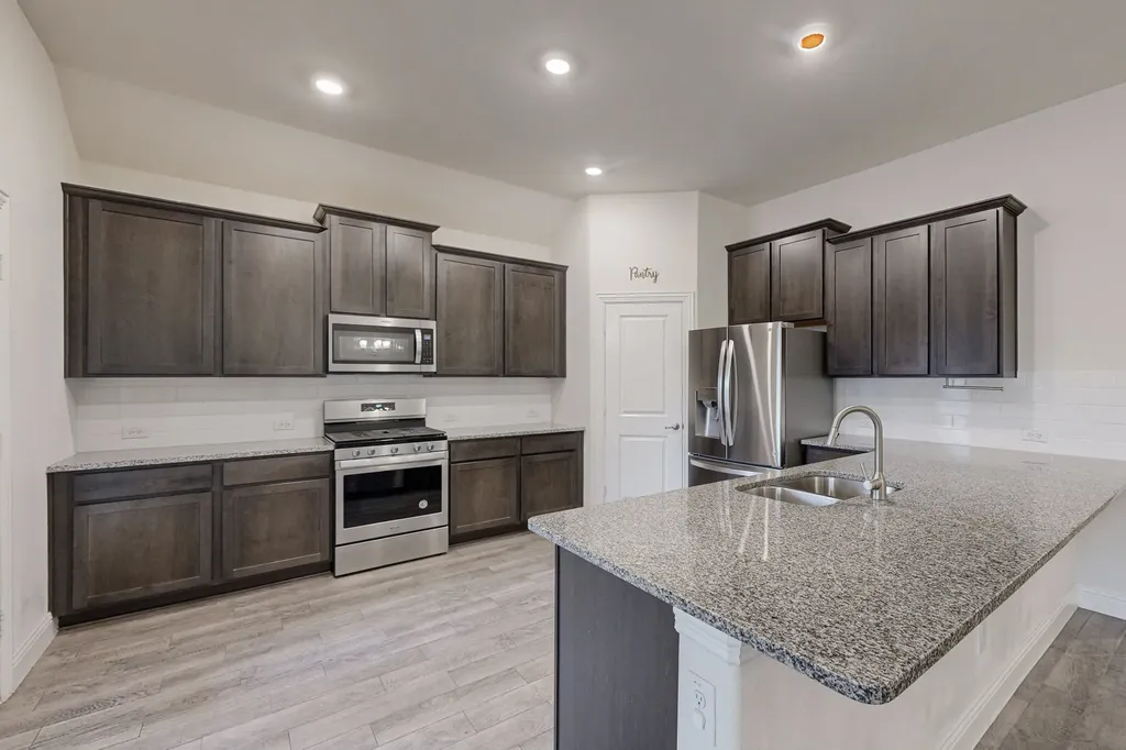 10925 Klondike Lane Aubrey TX 76227