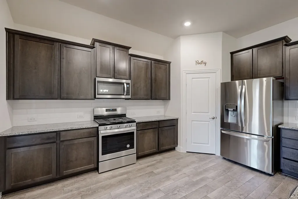 10925 Klondike Lane Aubrey TX 76227