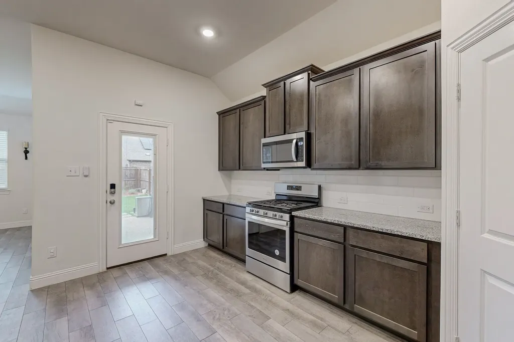 10925 Klondike Lane Aubrey TX 76227