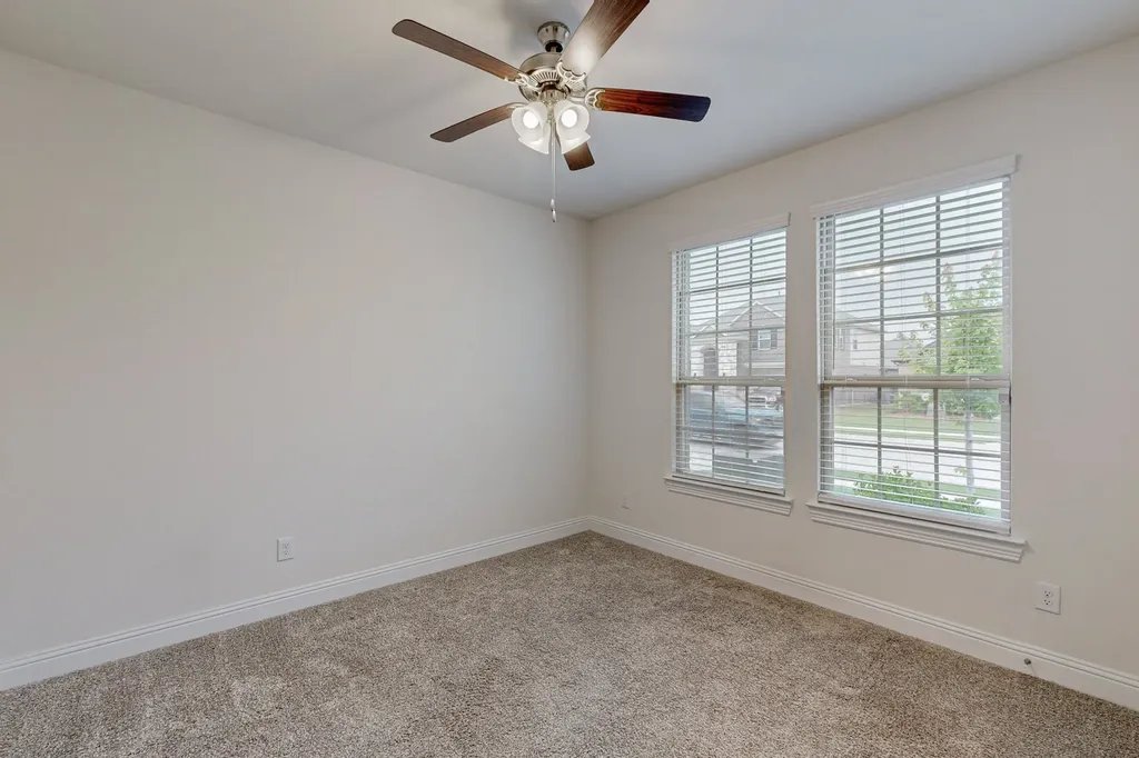 10925 Klondike Lane Aubrey TX 76227