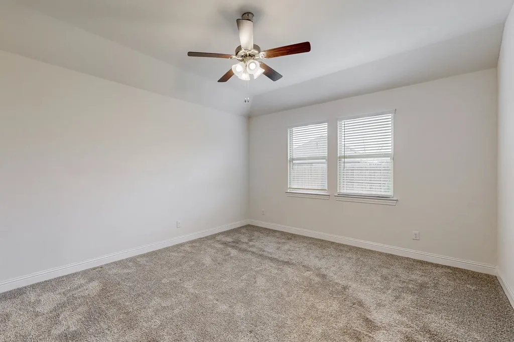 10925 Klondike Lane Aubrey TX 76227
