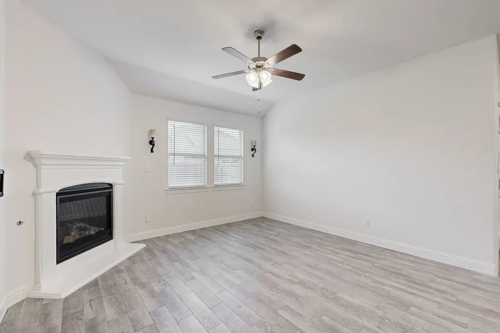 10925 Klondike Lane Aubrey TX 76227