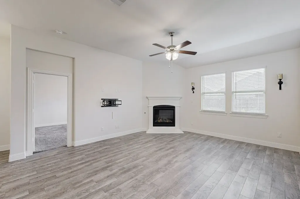10925 Klondike Lane Aubrey TX 76227