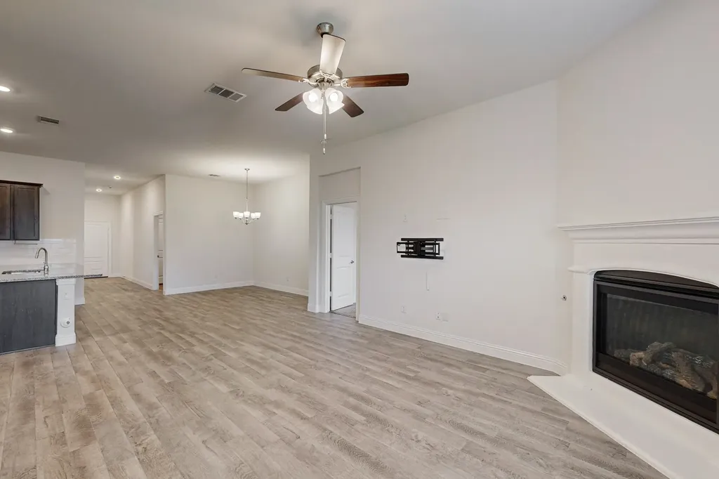 10925 Klondike Lane Aubrey TX 76227