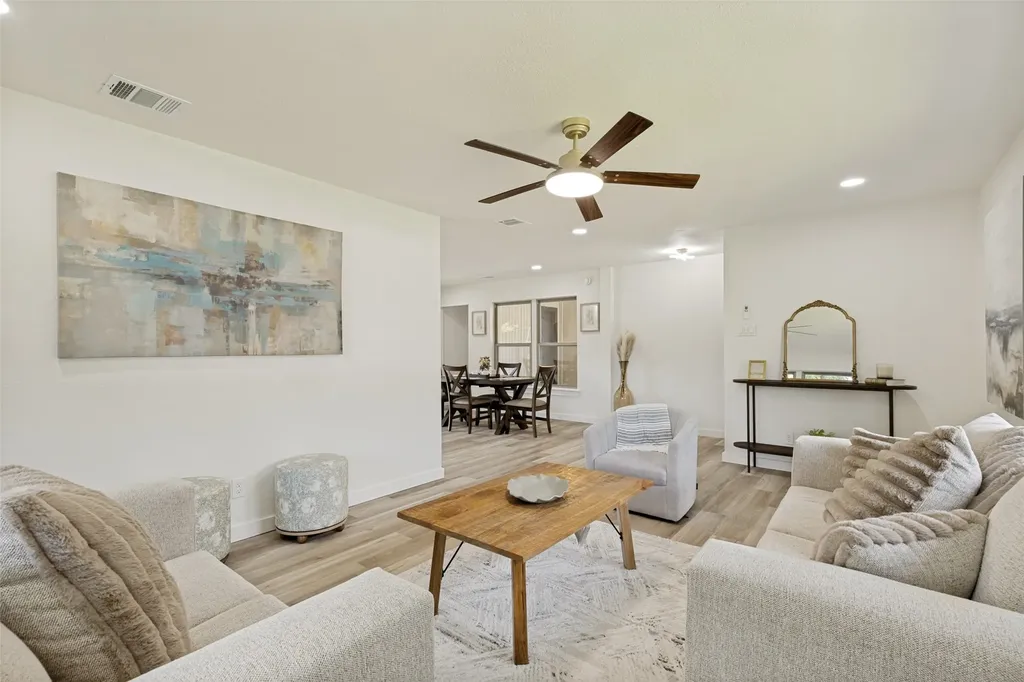 2930 Bellknoll Lane Dallas TX 75229