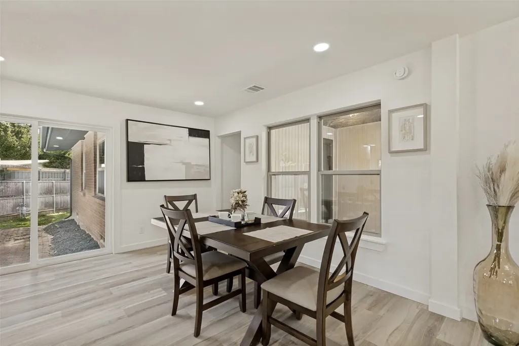 2930 Bellknoll Lane Dallas TX 75229