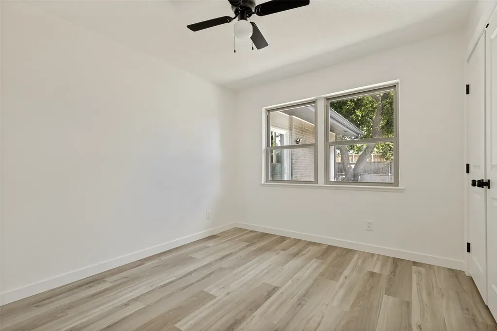 2930 Bellknoll Lane Dallas TX 75229