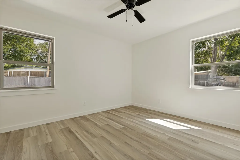 2930 Bellknoll Lane Dallas TX 75229