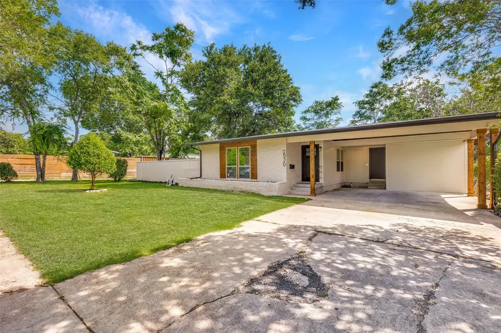 2930 Bellknoll Lane Dallas TX 75229