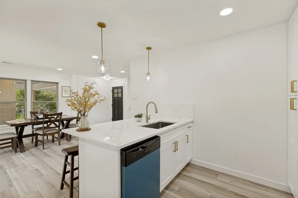 2930 Bellknoll Lane Dallas TX 75229