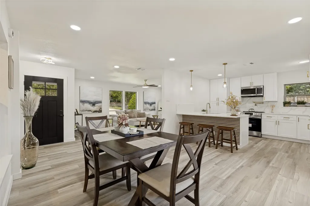 2930 Bellknoll Lane Dallas TX 75229