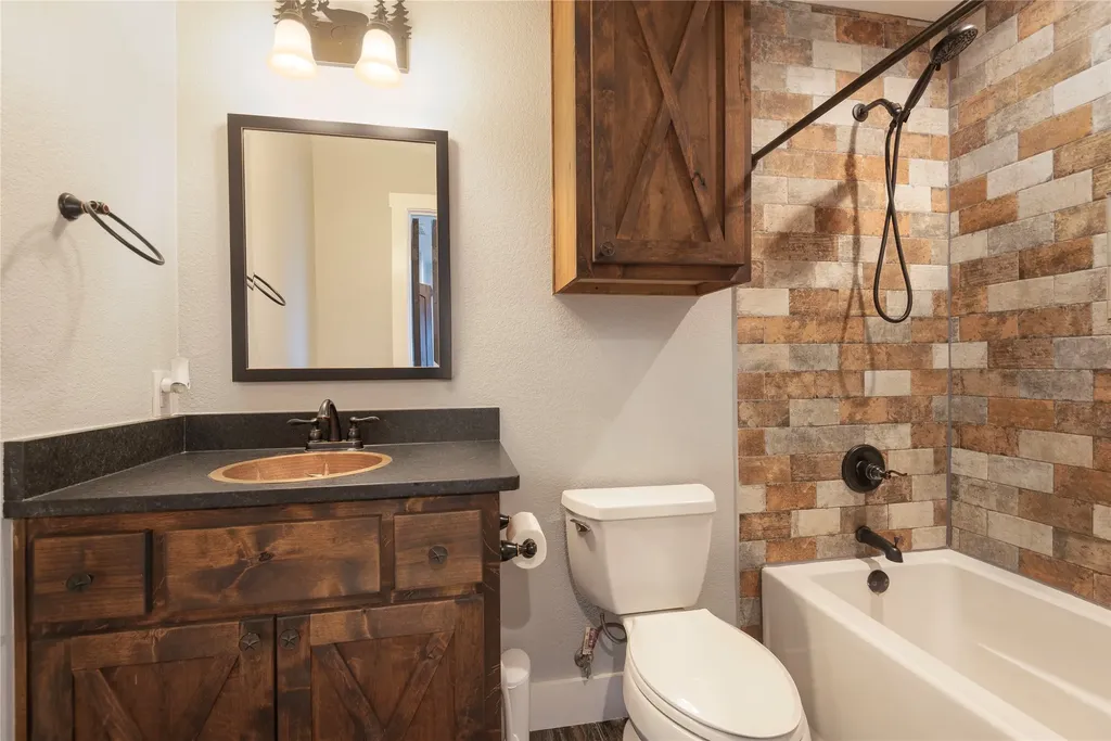 568 County Road 5025 Leonard TX 75452