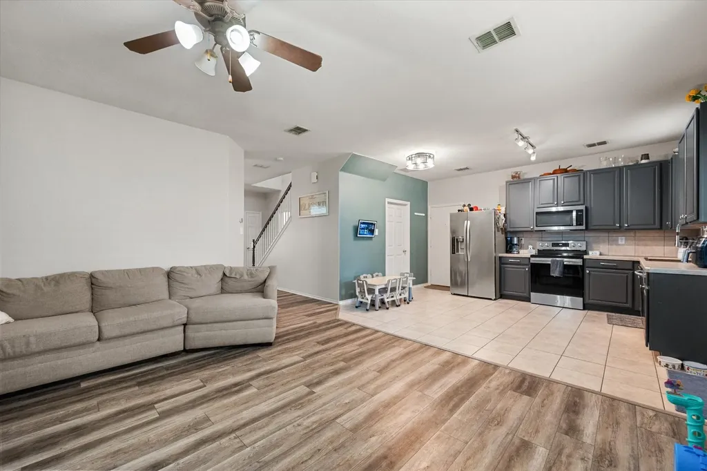 517 Zachum Drive Arlington TX 76002