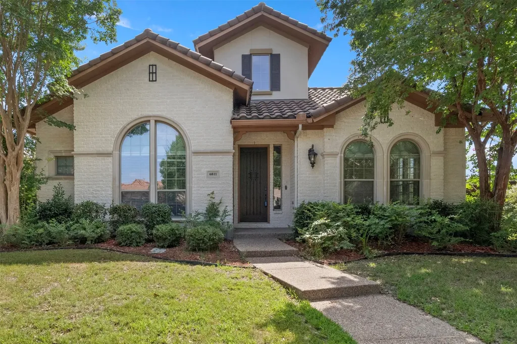 6811 San Fernando Irving TX 75039