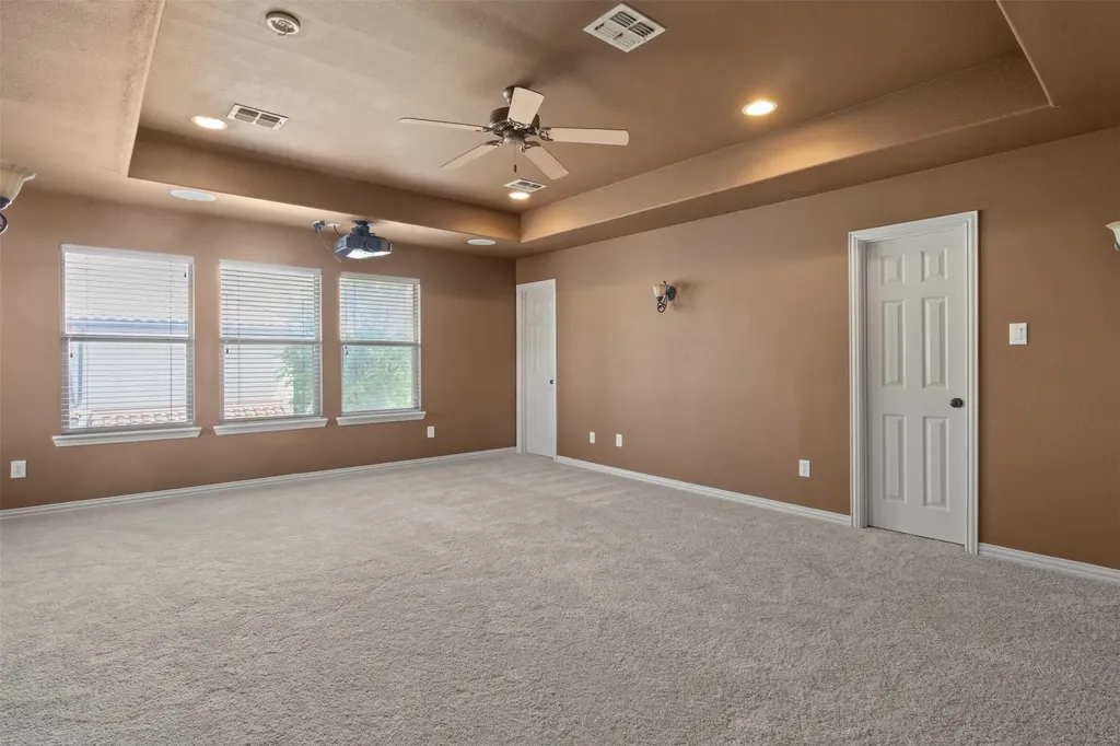 6811 San Fernando Irving TX 75039