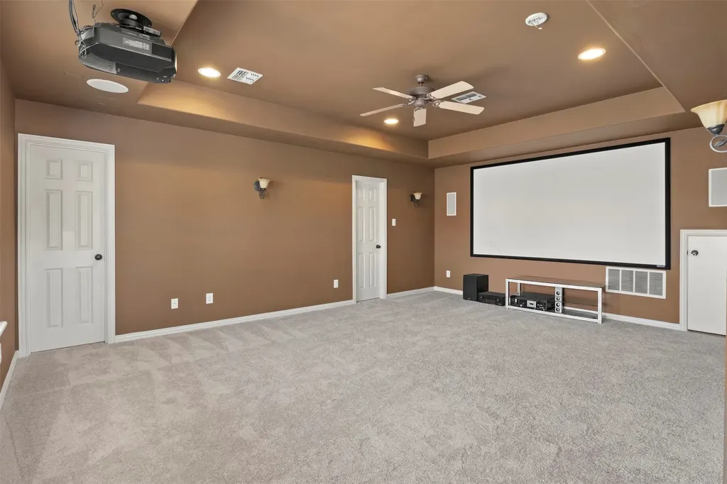6811 San Fernando Irving TX 75039