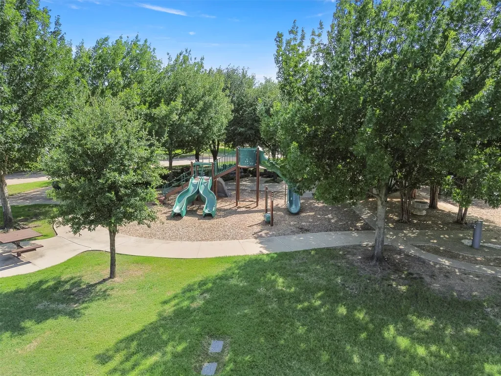 6811 San Fernando Irving TX 75039