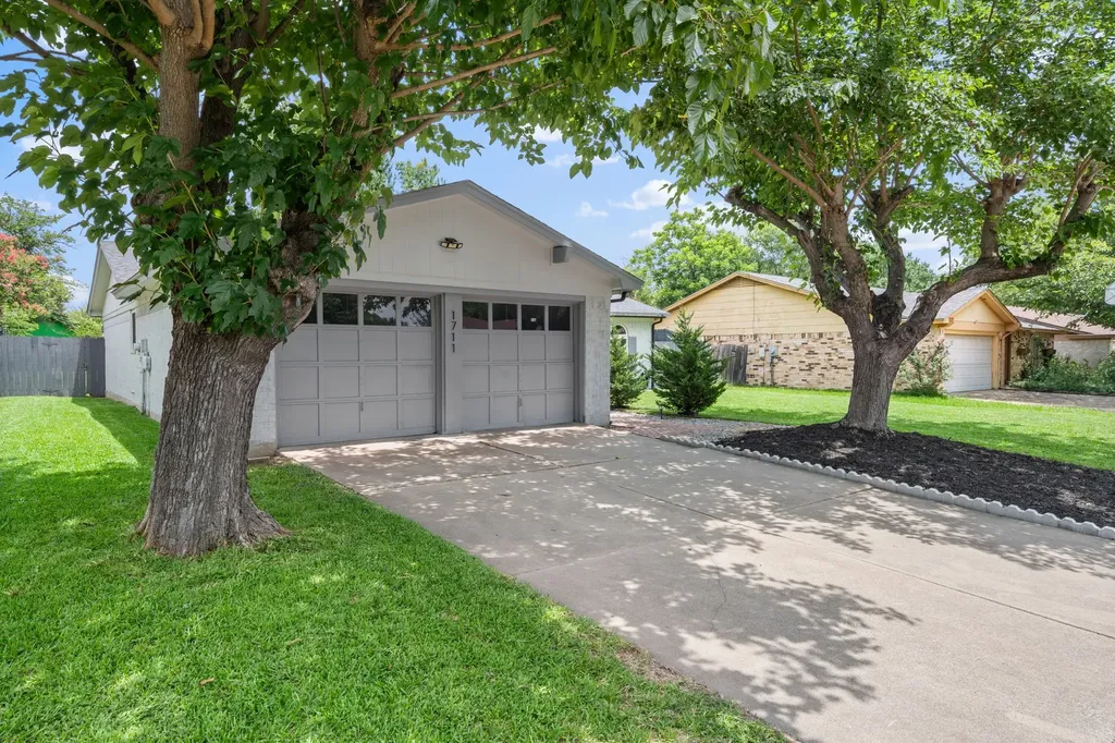 1711 Briar Meadow Drive Arlington TX 76014