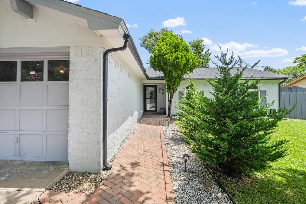 1711 Briar Meadow Drive Arlington TX 76014