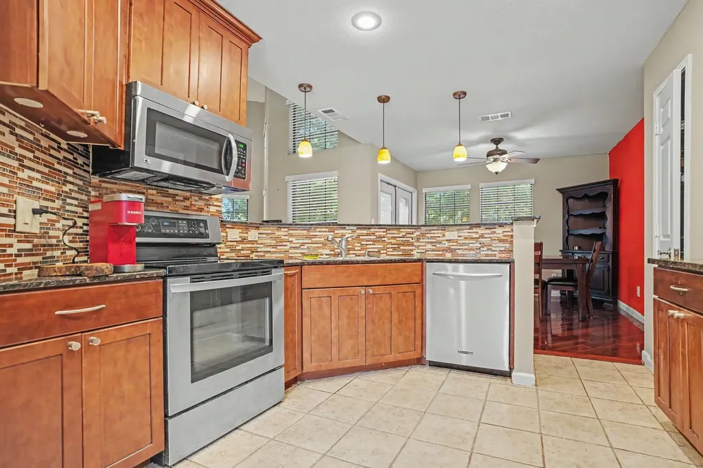 406 Santa Fe Trail Irving TX 75063