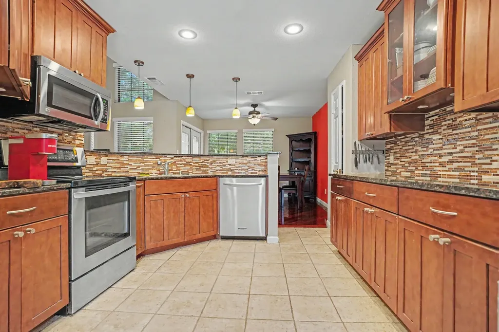 406 Santa Fe Trail Irving TX 75063