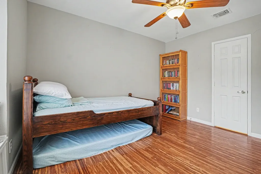 406 Santa Fe Trail Irving TX 75063