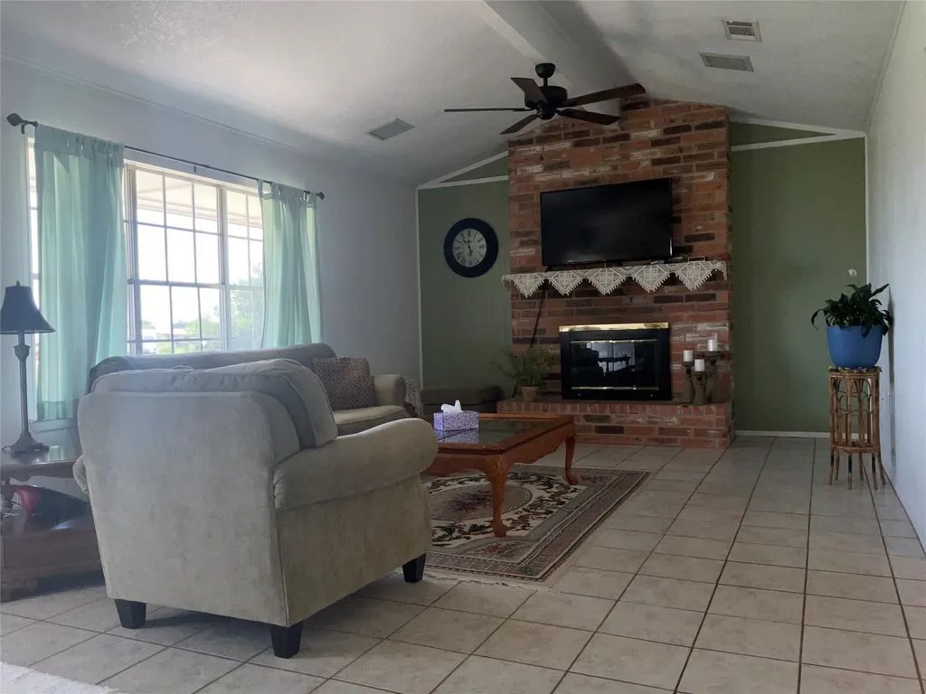 14261 Wortham Bend Road China Spring TX 76633
