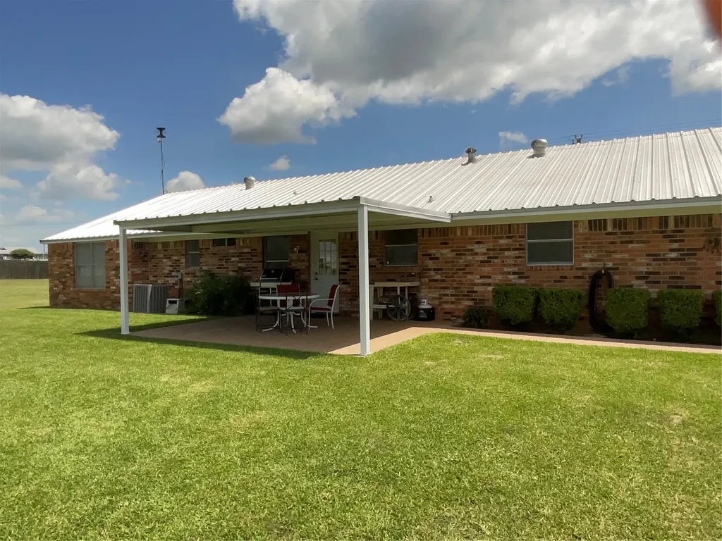 14261 Wortham Bend Road China Spring TX 76633